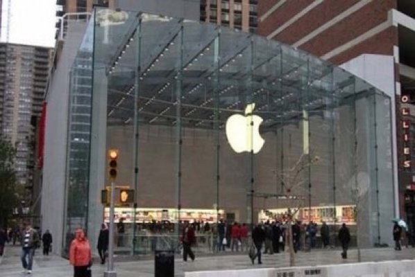Apple reorganizează conducerea. Directorul responsabil cu hărţile a fost concediat!